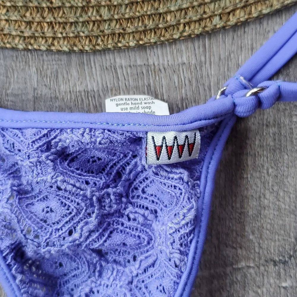 Diamond Lace Wicked Weasel rare-vintage thong bikini. Top: XS, Bottoms: large - Picture 6 of 9